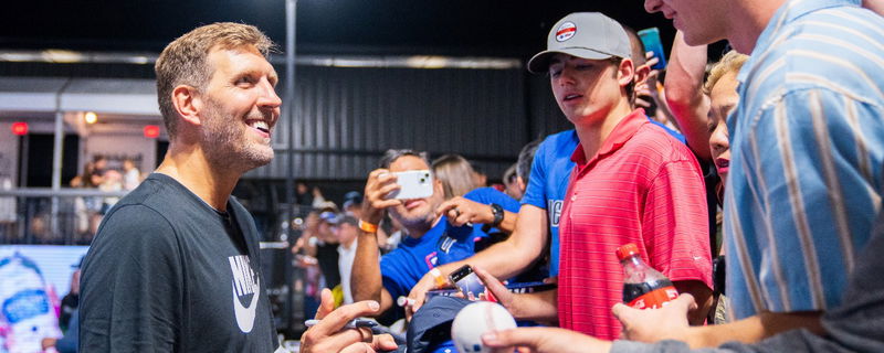 Dirk Nowitzki meeting fans at Brookhaven Country Club.