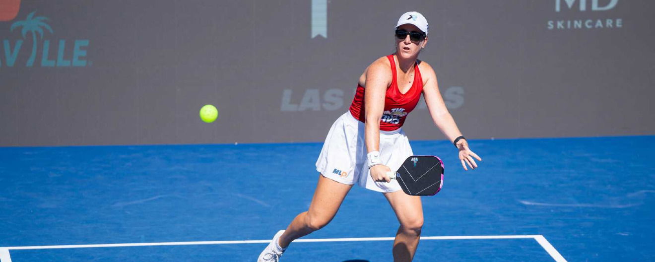 Mari Humberg hits a backhand.