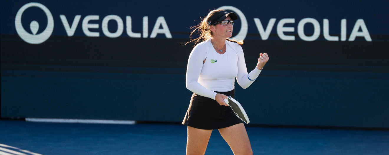 Rachel Rohrabacher celebrating a point at the Veolia Bristol Open.