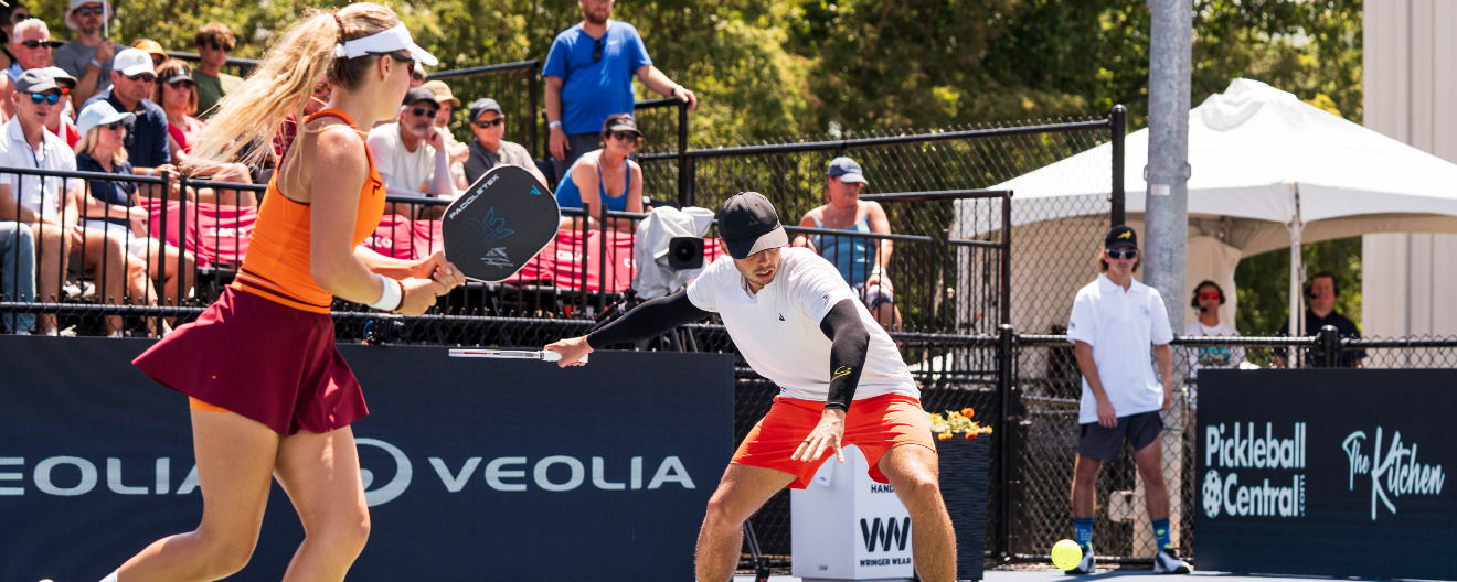Anna Leigh Waters and Ben Johns competing in mixed doubles at the Veolia Bristol Open.