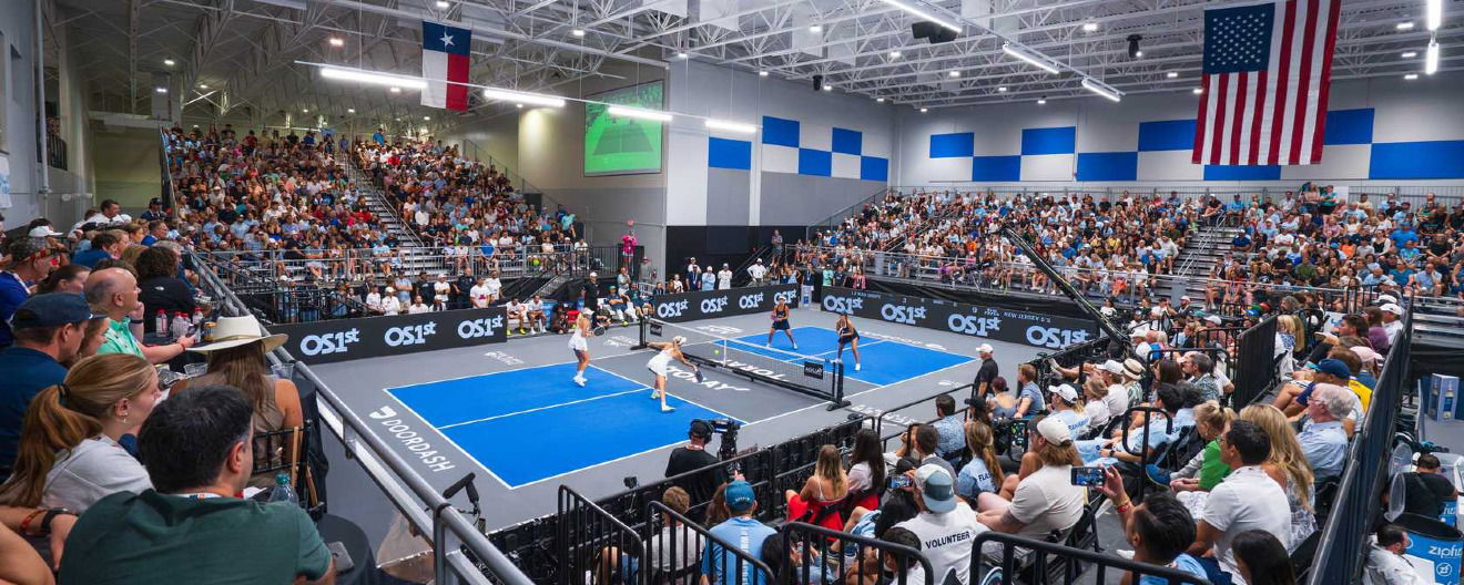 The New Jersey 5s taking on the Los Angeles Mad Drops at the Advil Targeted Relief MLP Dallas.