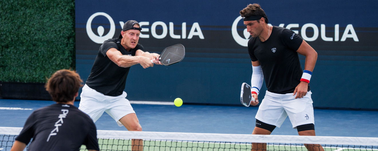 Riley Newman and Jay Devilliers competing in men's doubles at the Veolia Bristol Open.