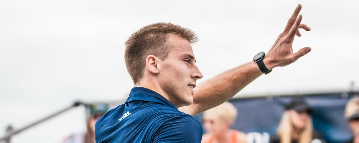 Alshon waving goodbye.