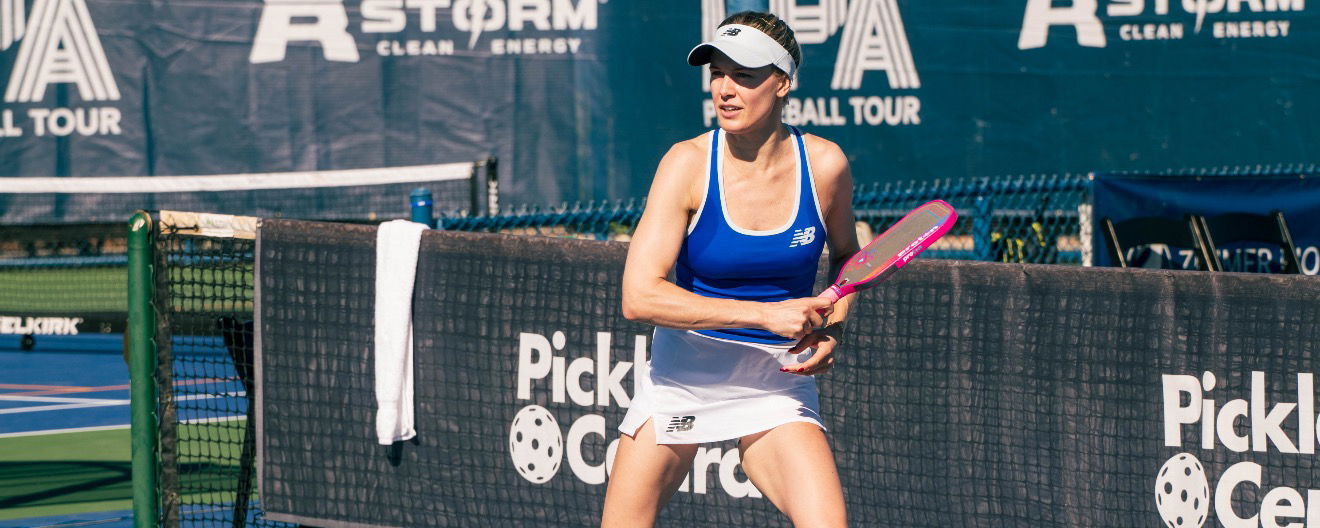 Genie Bouchard on the court against Jorja Johnson.