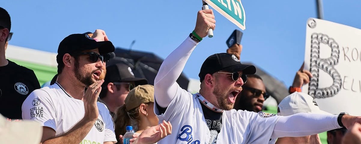 Dekel Bar clapping and Bobby Edwards screaming and pointing in the crowd.