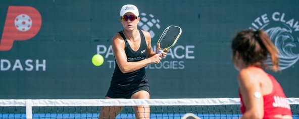 Anna Bright hitting a return during an MLP event.