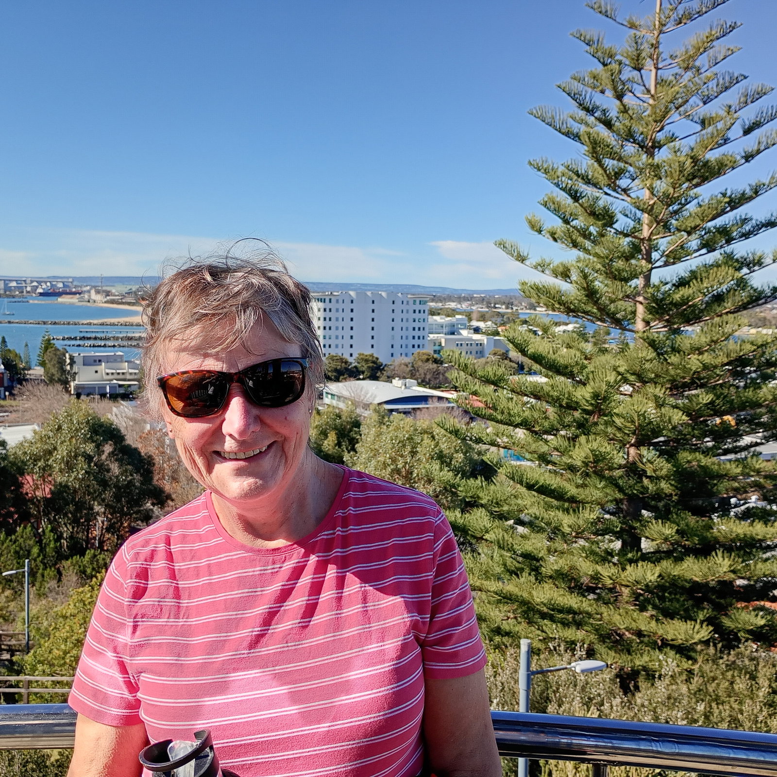 Diane  Thompson 