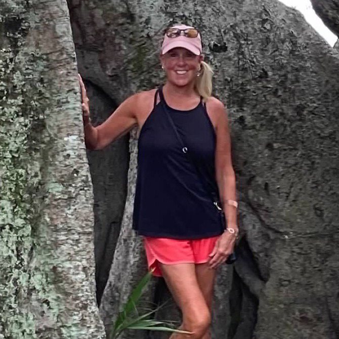Lori  Bahr 