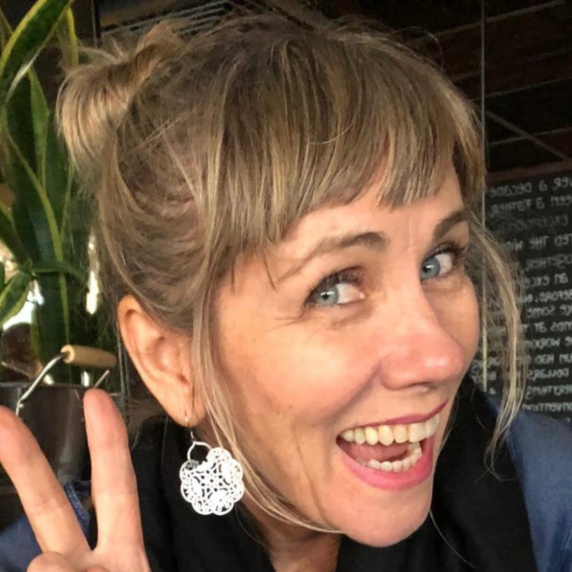 Shelley  Rowlands 
