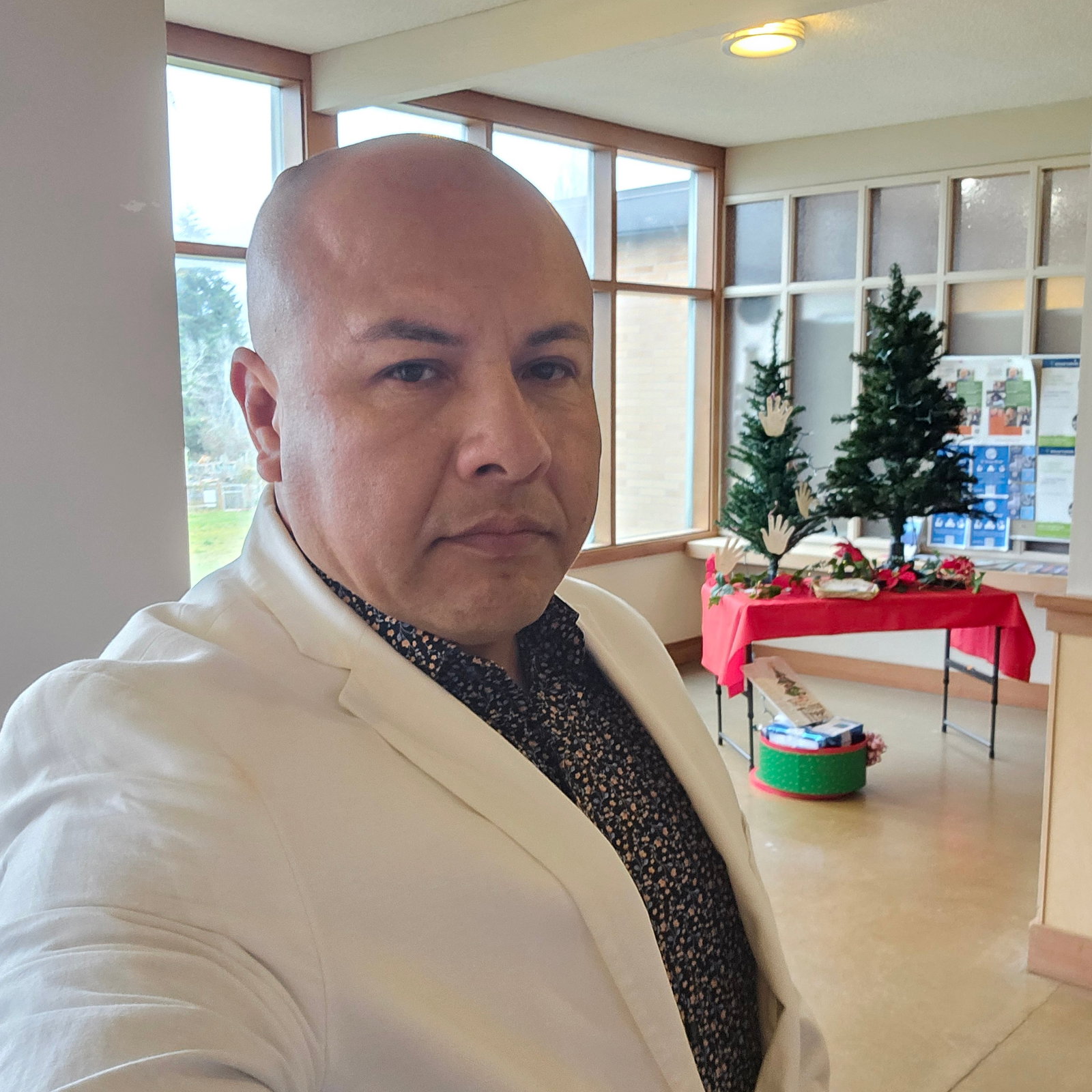 Alex  Luna Sr