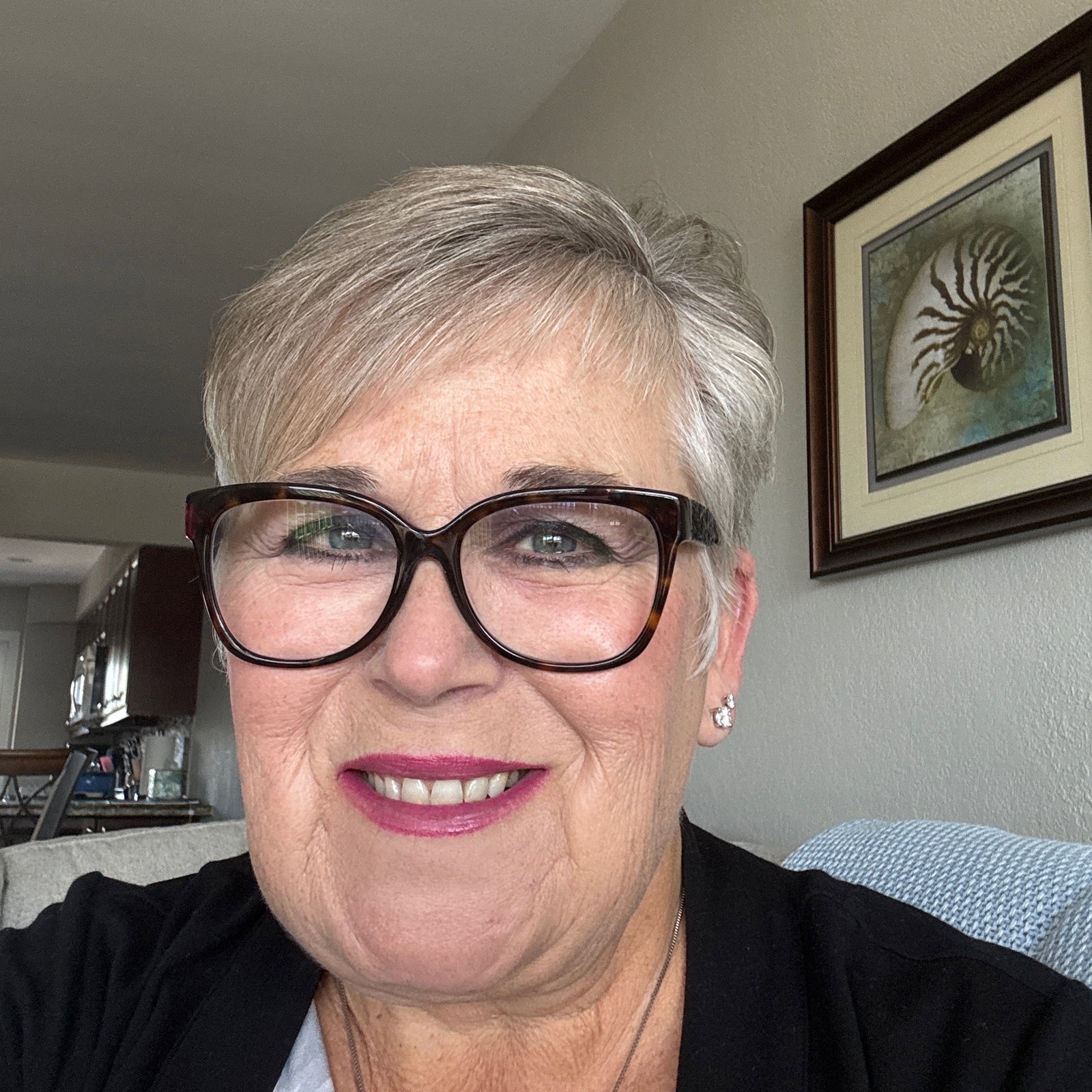 Lynne  Lee 