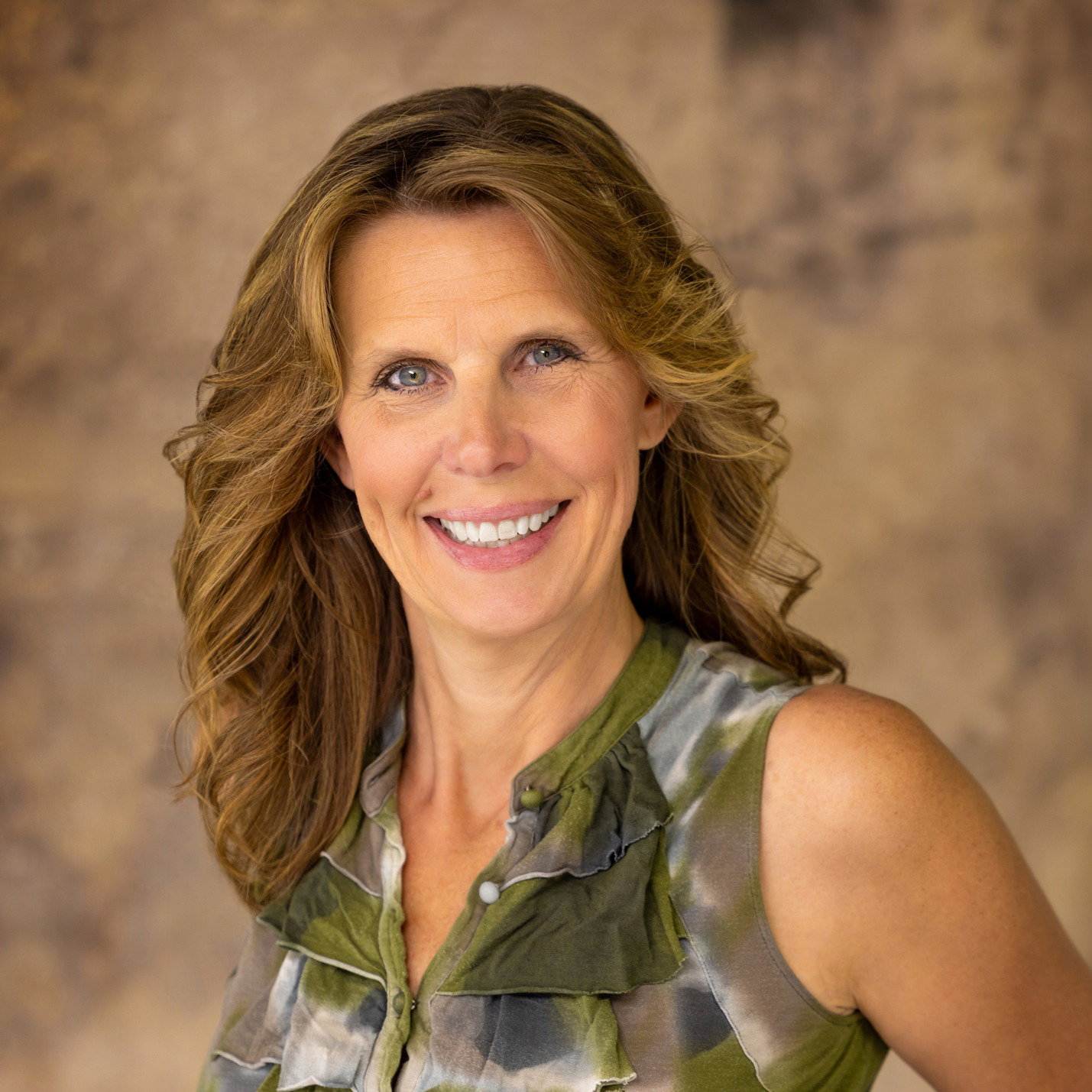 Tara  Leopold 