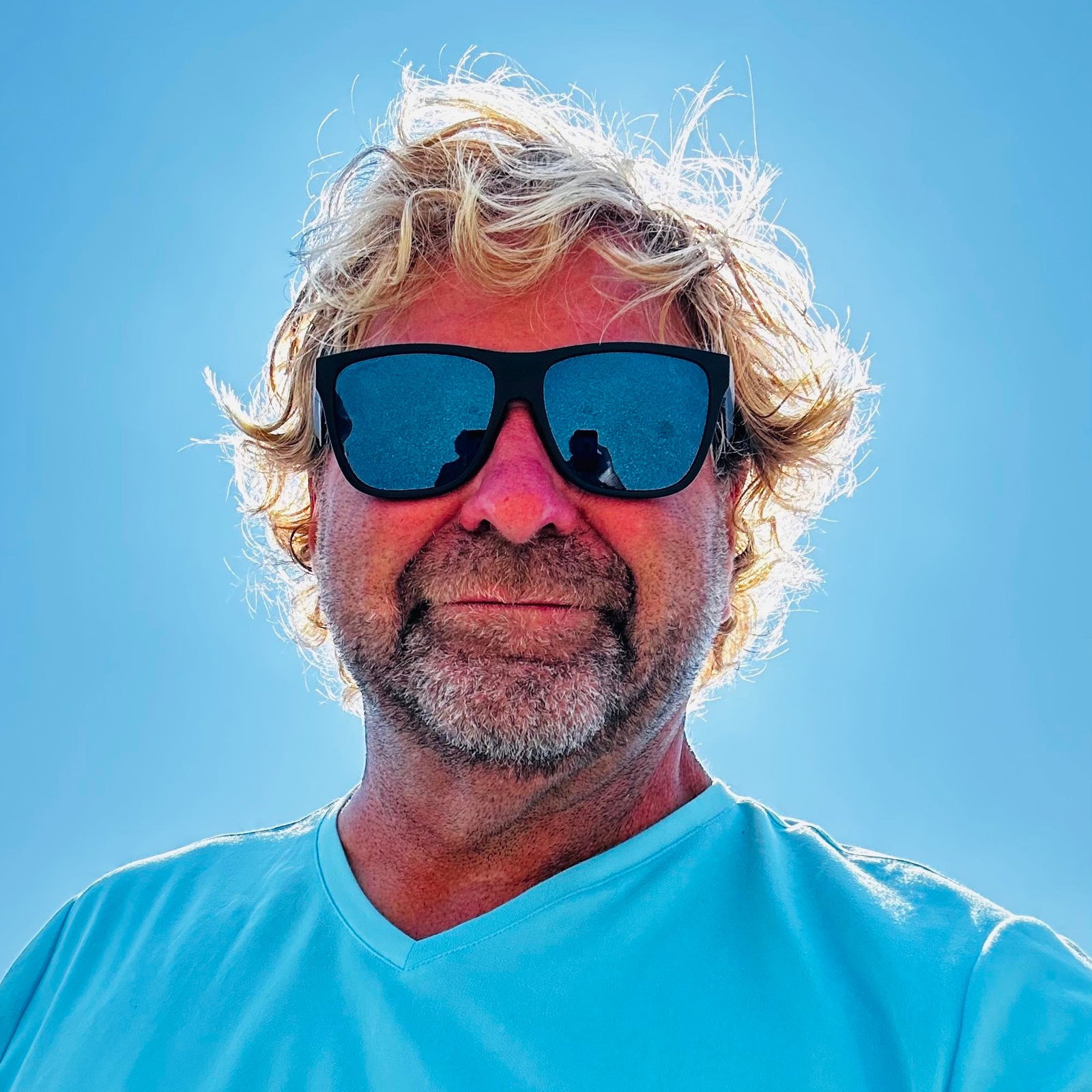 Robert  Hillier 