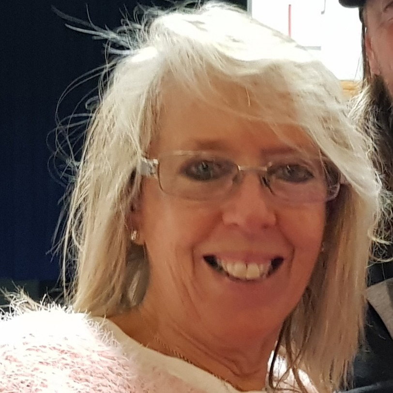 Lynn  Holder 
