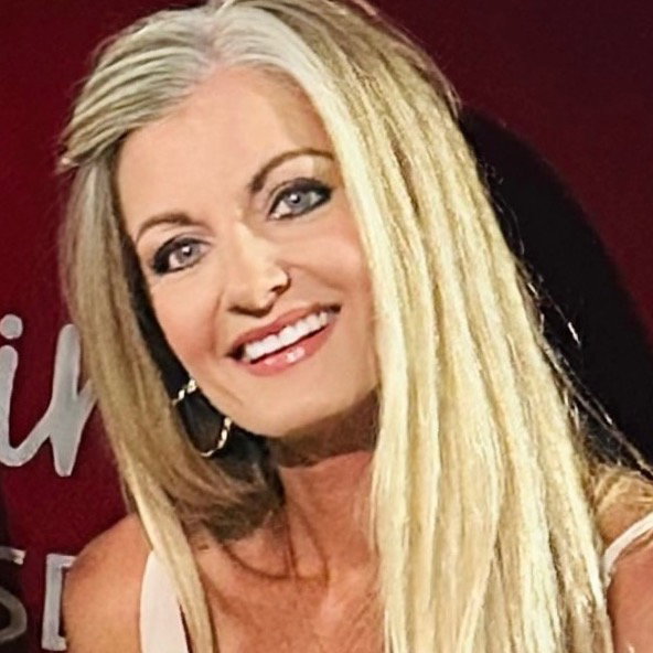 Jeni  James 