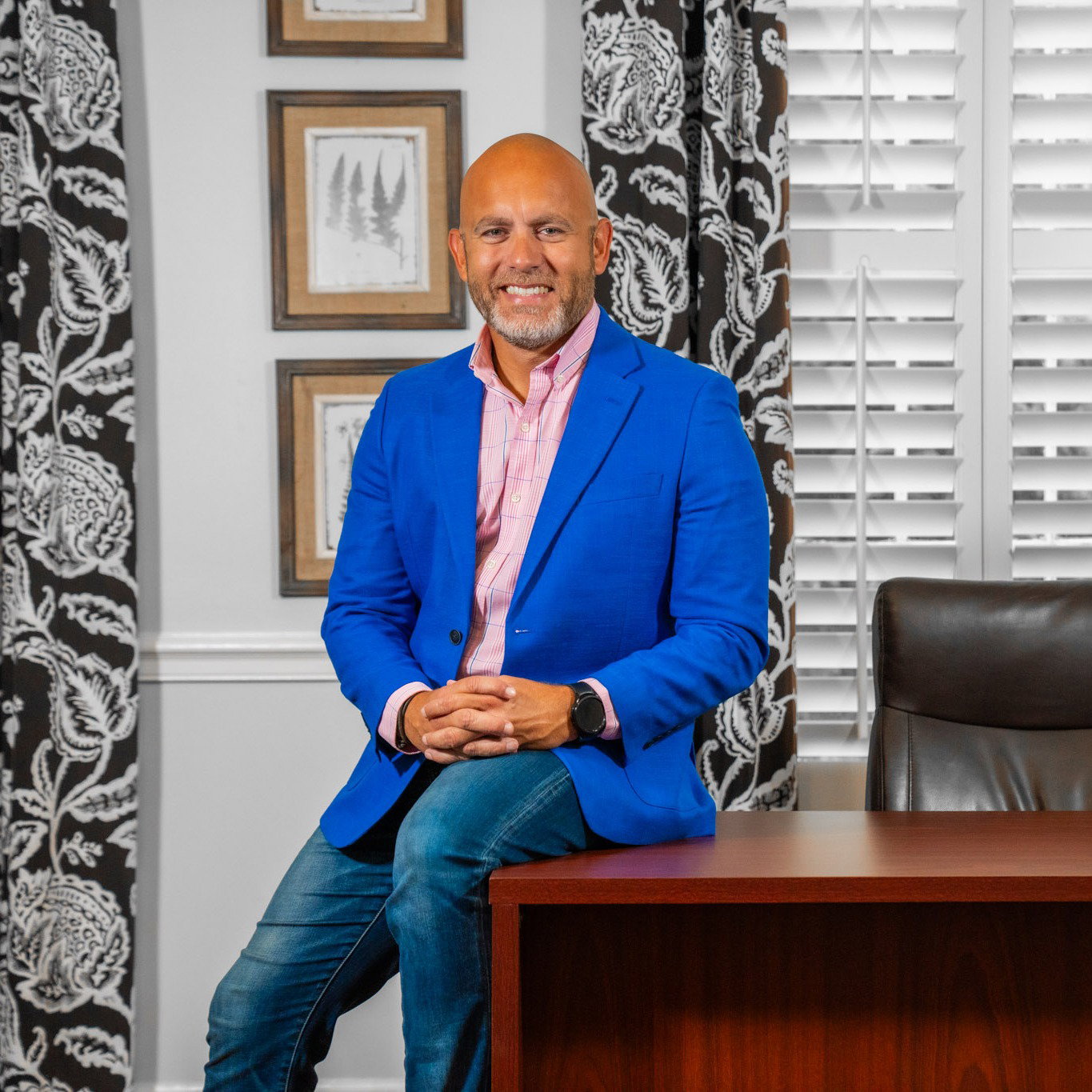 Adolfo  Villalobos 