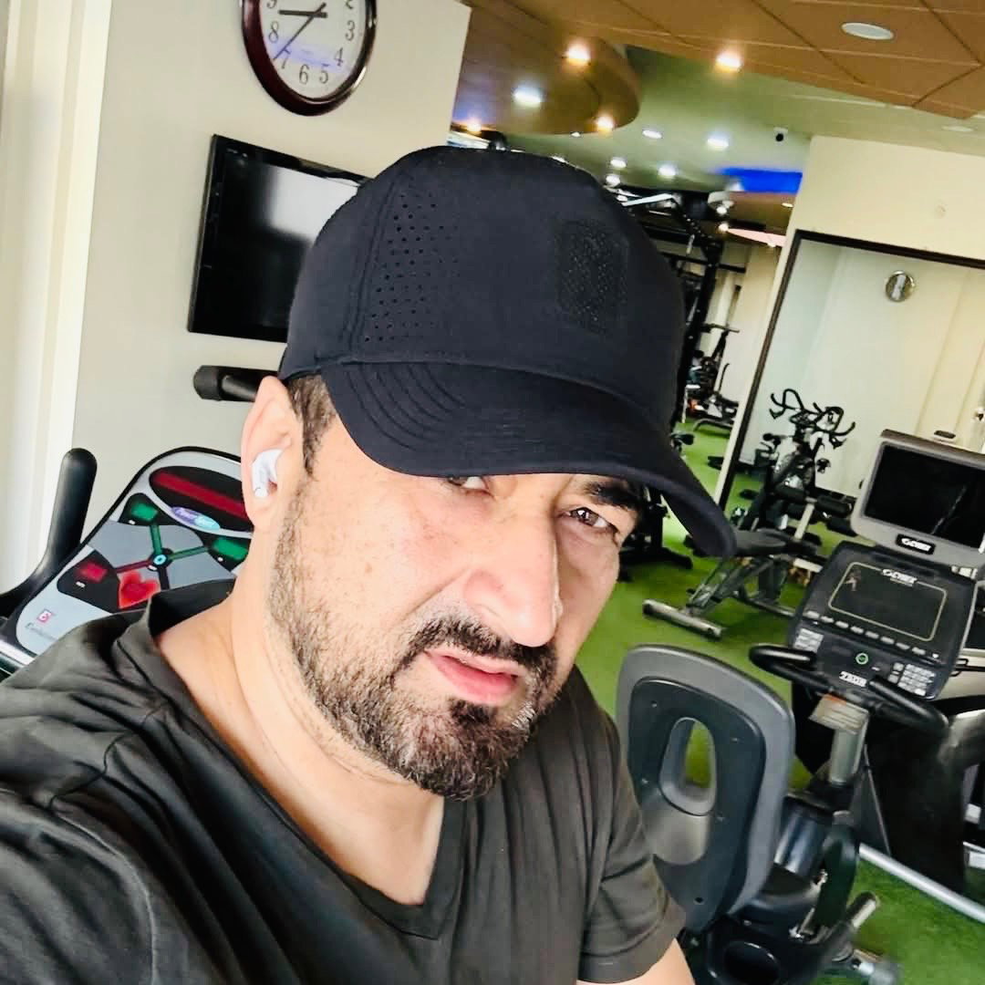 KHAN  Zaib 