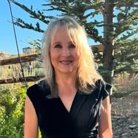 Jennifer  Larson 