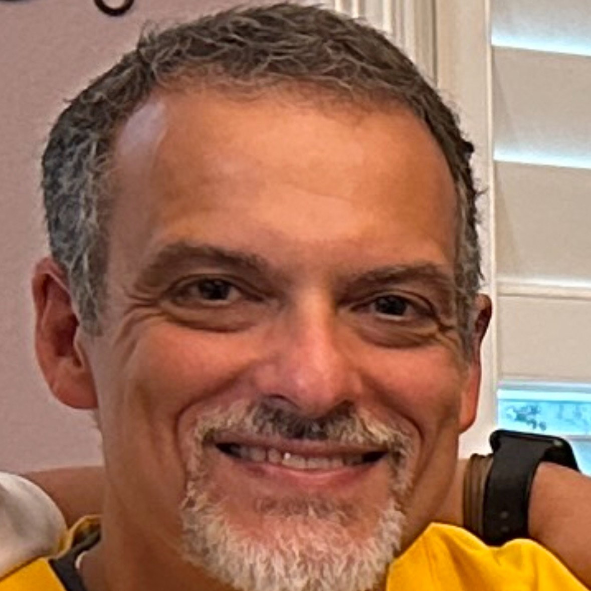 Frank  Cruz 