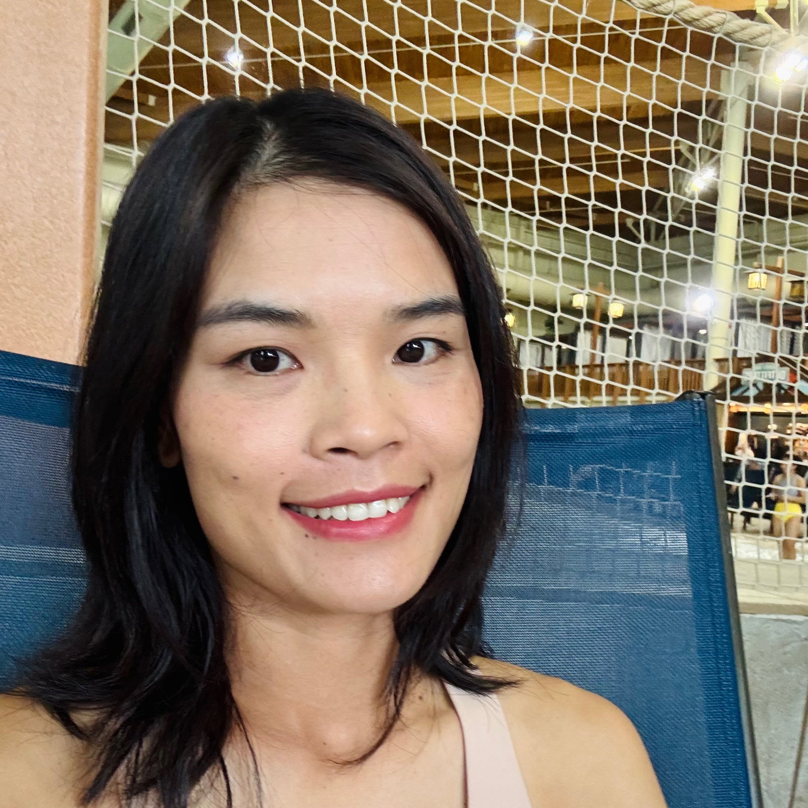 Thi  Phung 