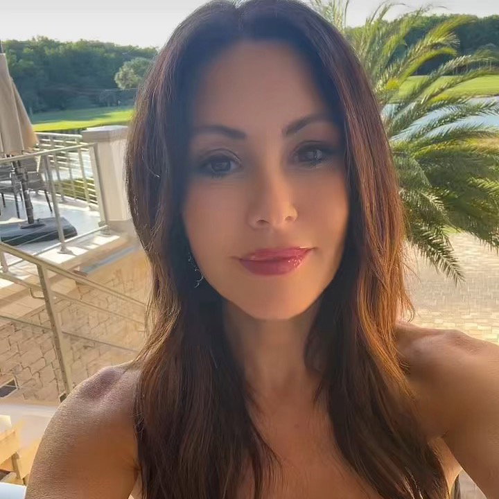 Sara  Holzem 