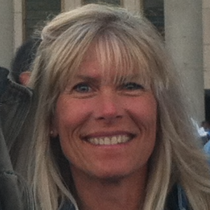 Lucinda  Farnady 