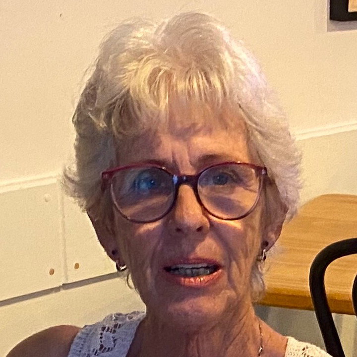 Judy  Dickinson 