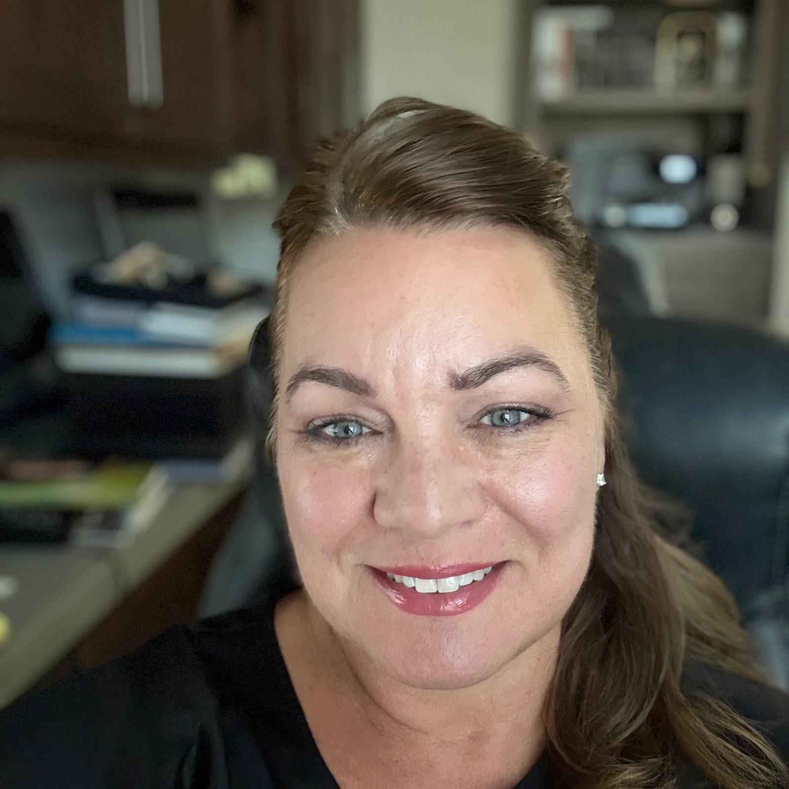 Annette  Holmes 