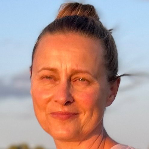 Anja  Snowden 