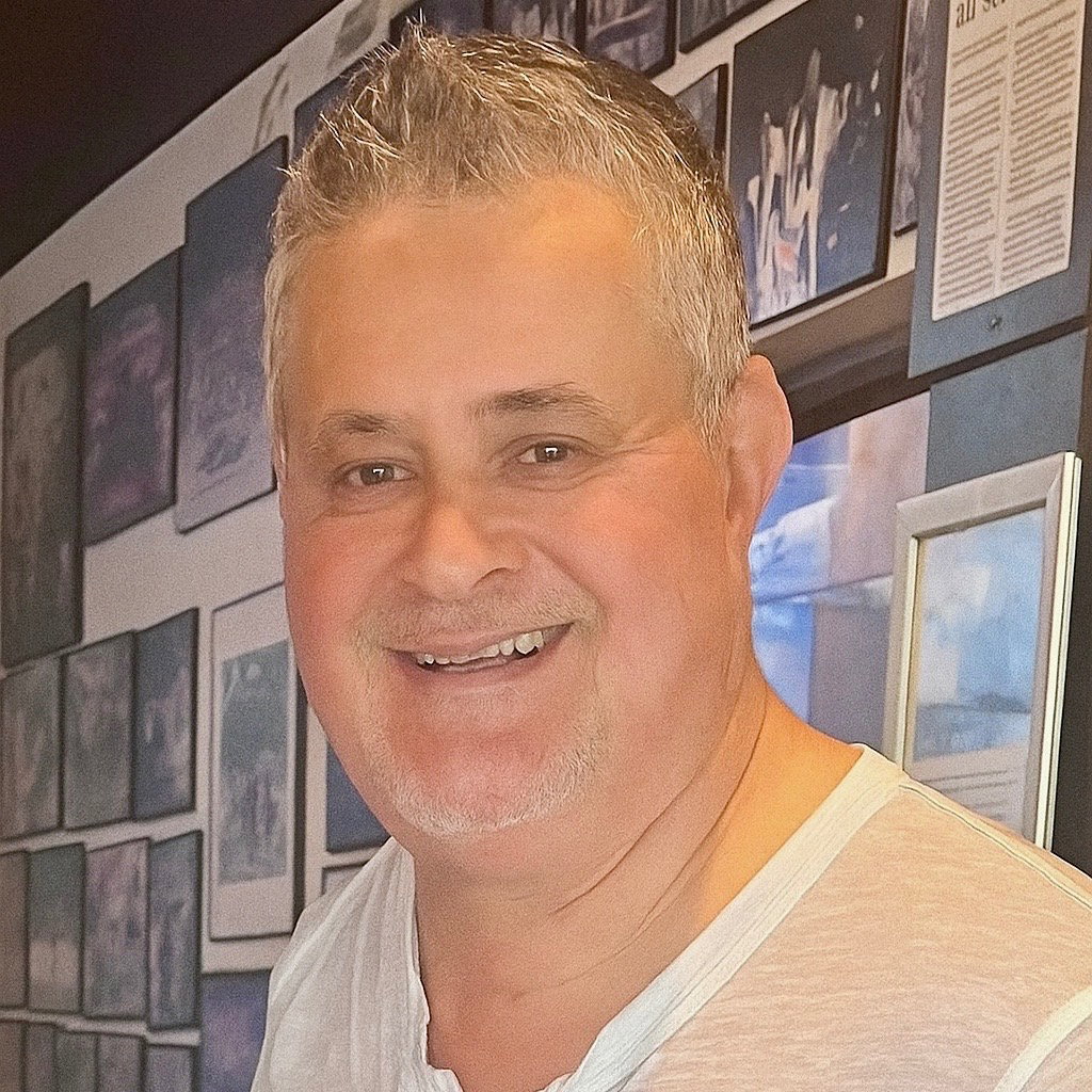 Phil  Parisi 