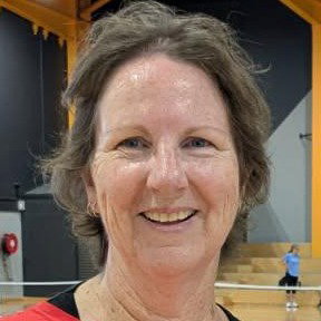 Leanne  Hewett 