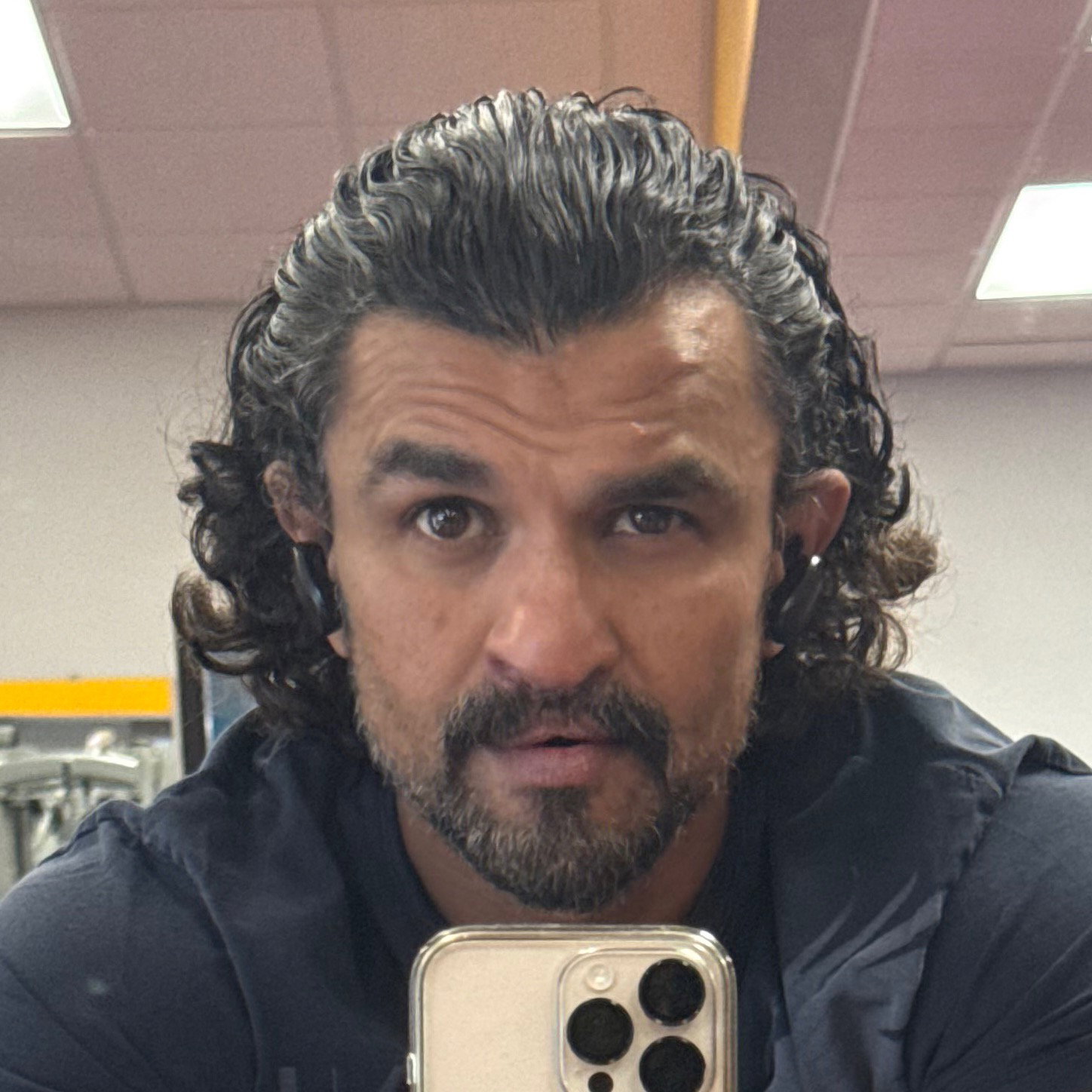 Akbar  Hadwani 
