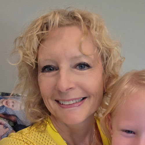 JACQUELINE BACKES's profile