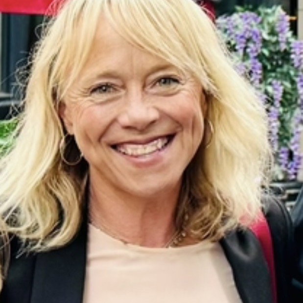 Justine  L 