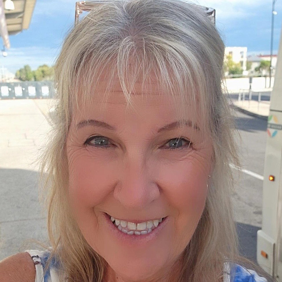 Julie  Fox 