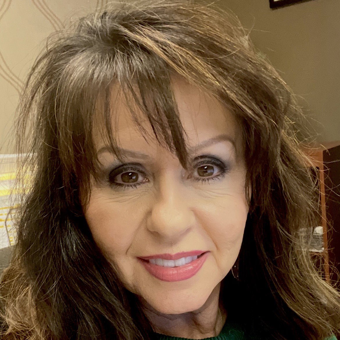 DeeDee  DeVore 