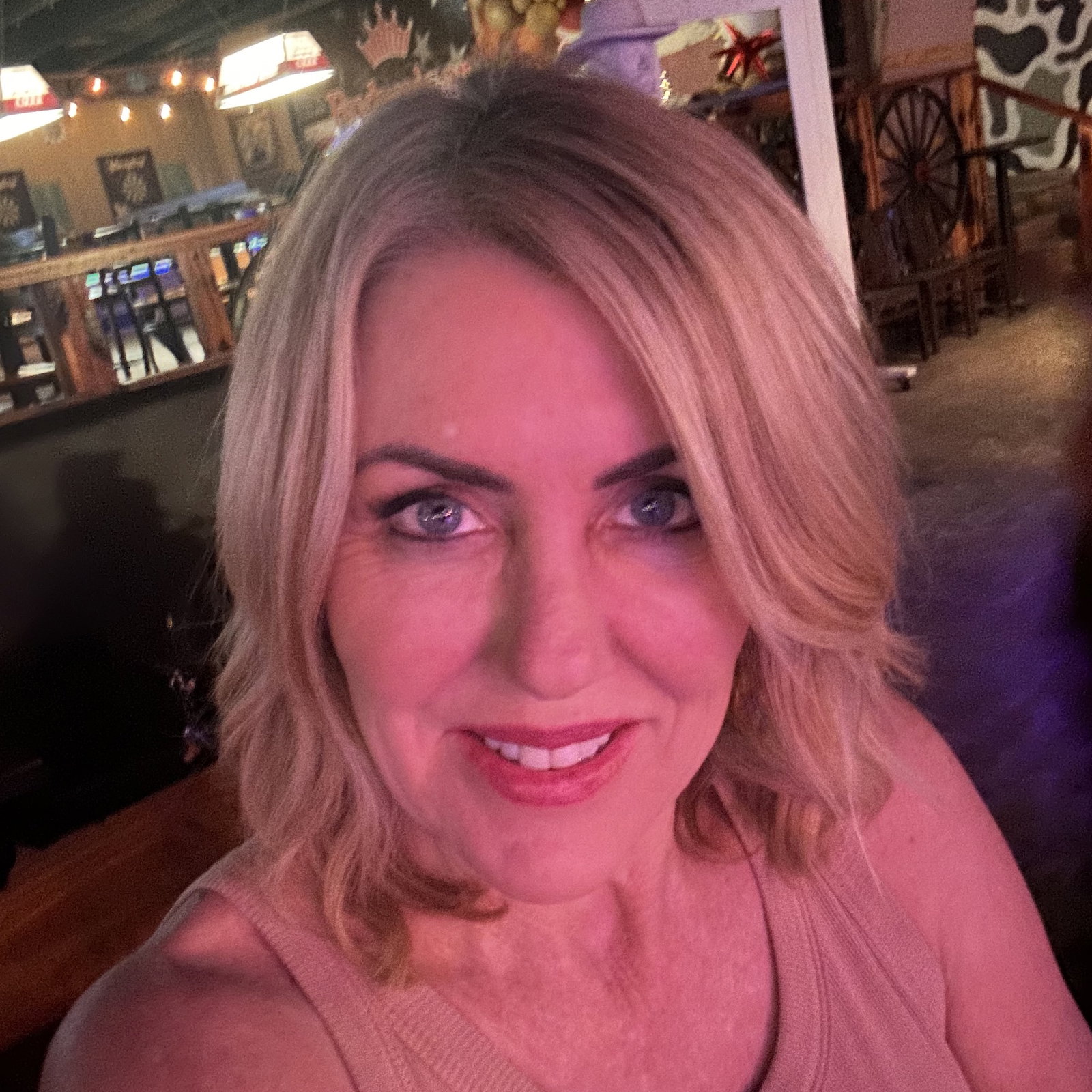 Sandy  James 