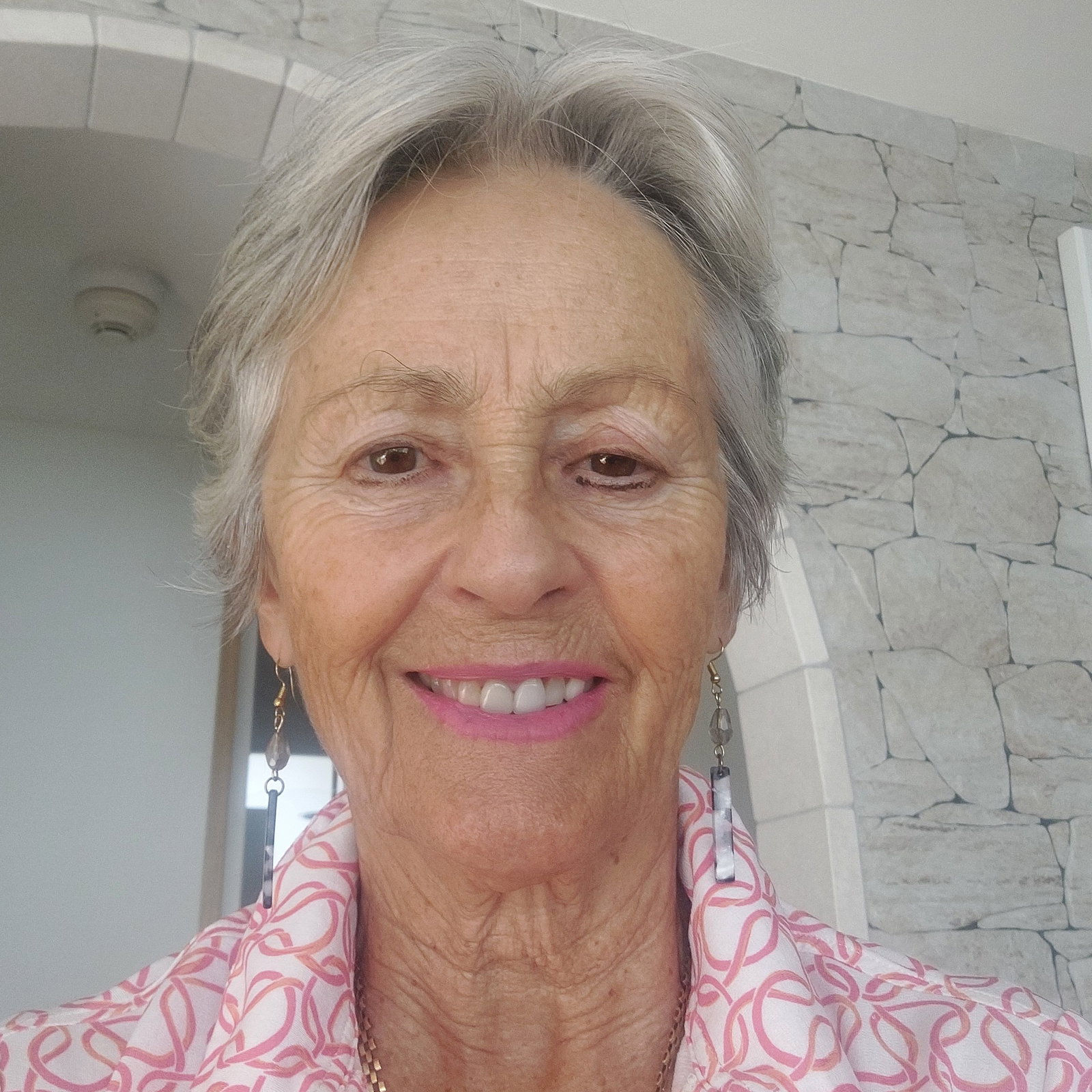 Andrea  Lithgow 