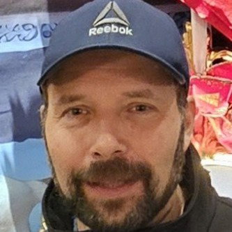 Tom  Egvari 