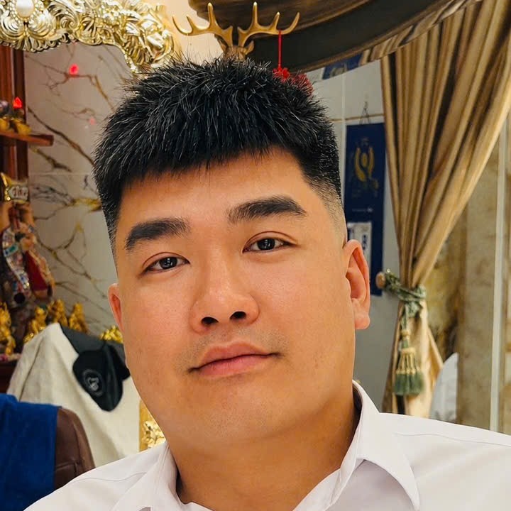 Vinh  Corner 