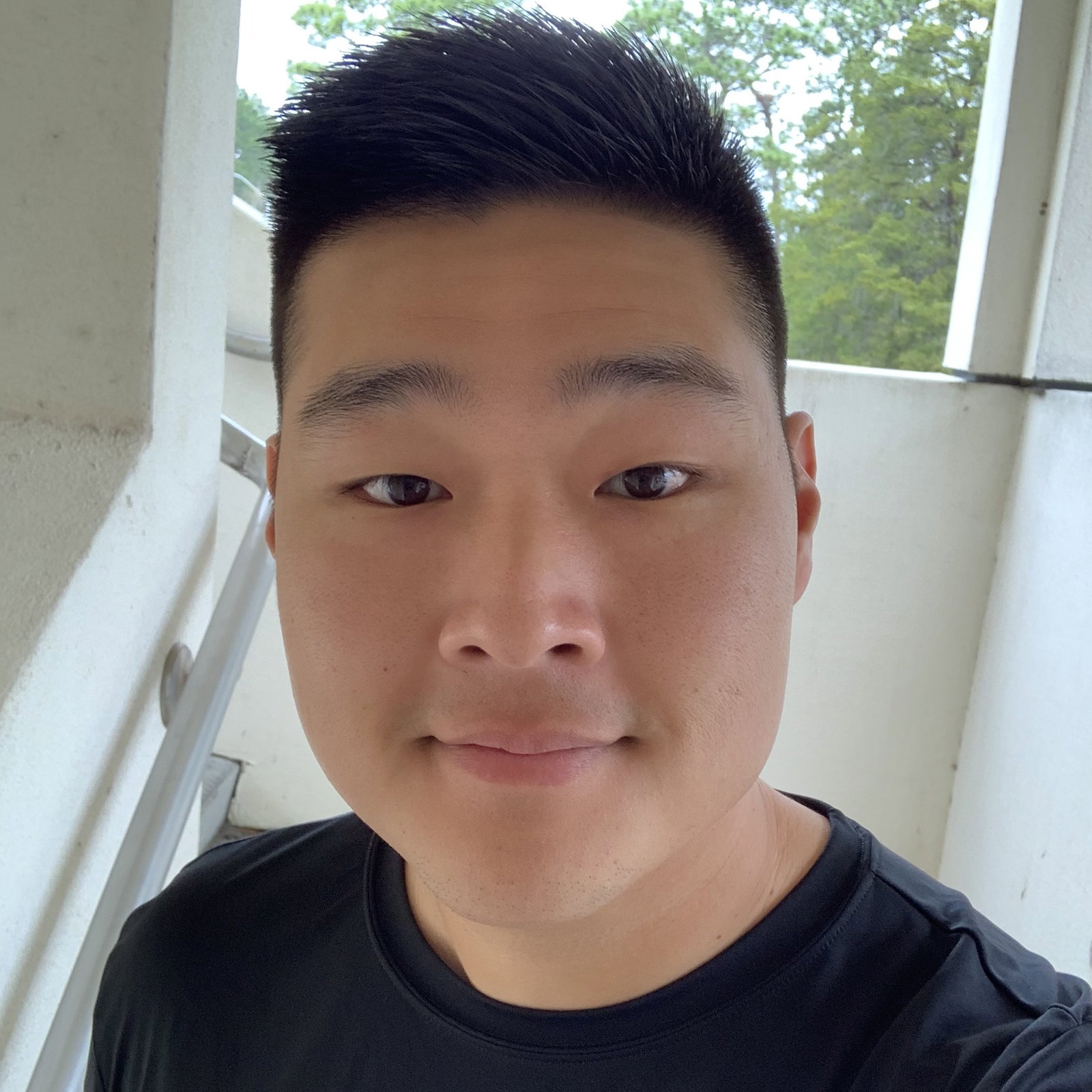 James  Chen 