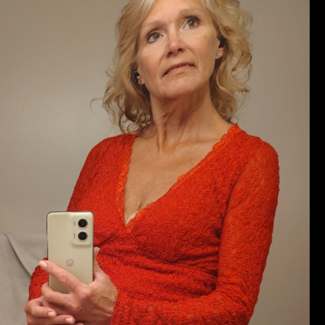 Sara  Fenton 